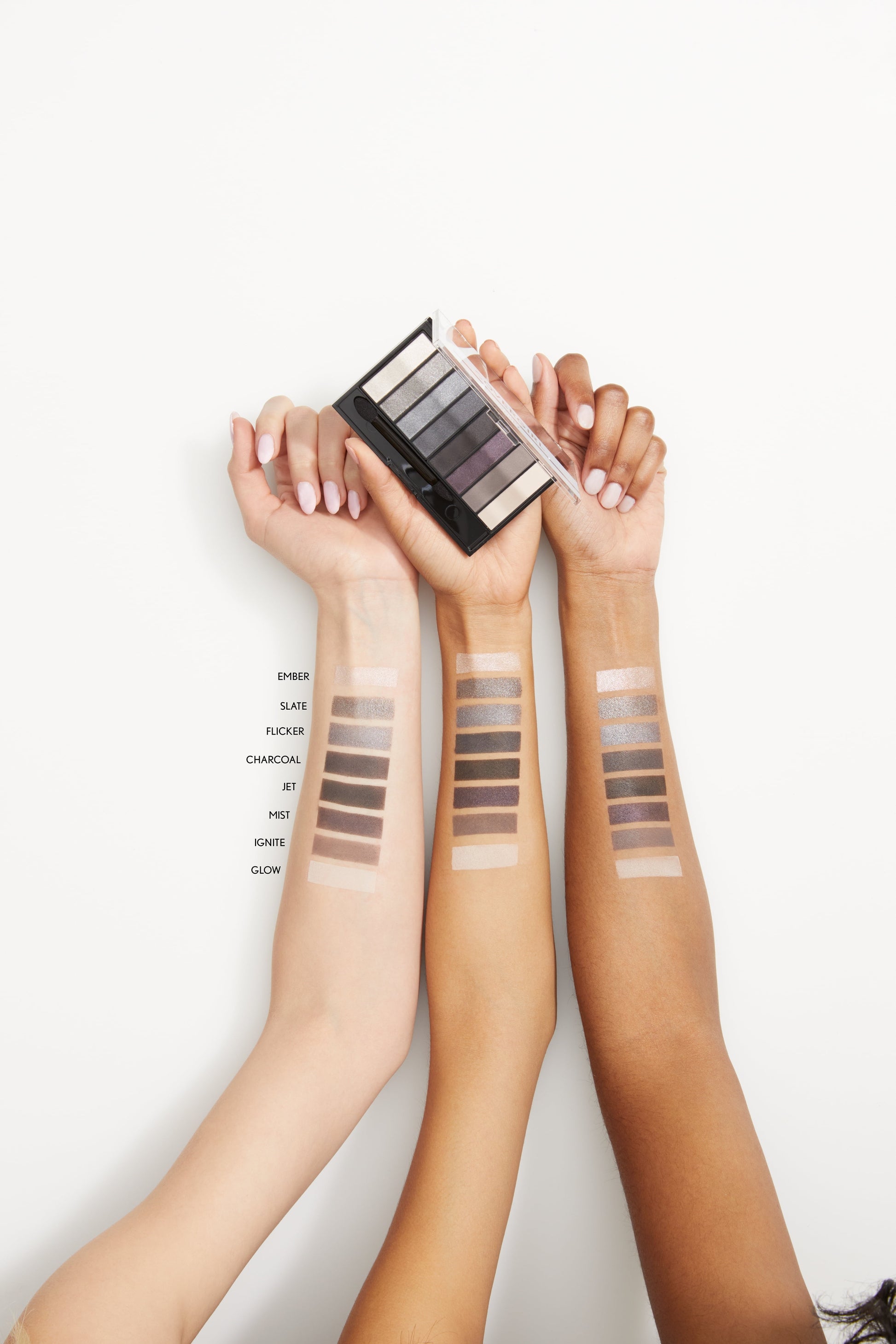 Trunaked Eyeshadow Palette, 820 Smokey, 0.23 Oz, Eyeshadow Palette, Natural Looks Eyeshadow, Natural Eyeshadow, Nude Eyeshadow Palette, Neutral Shades